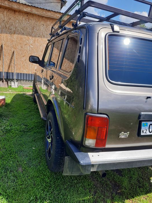 Нива урбан с одних рук