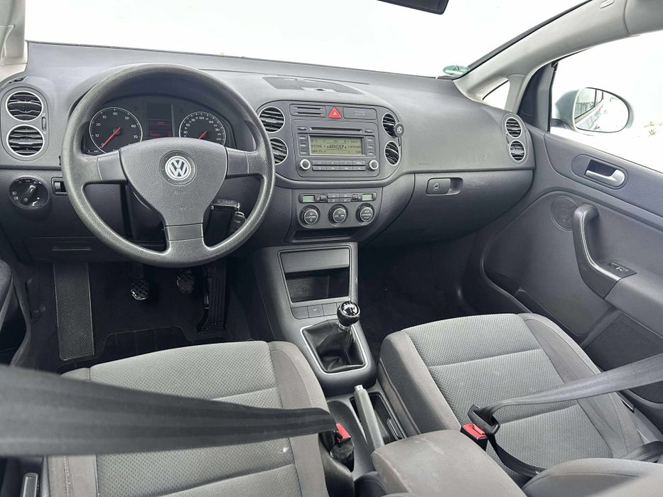 Vand  Golf5 Plus  2.L Benzina