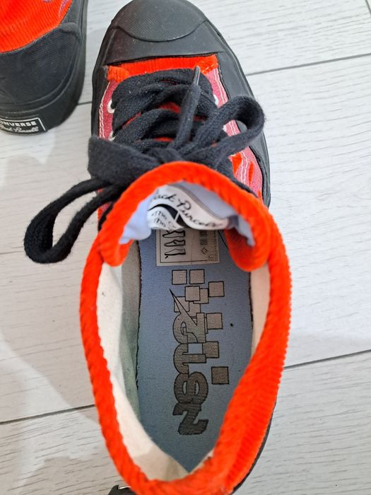 Tenesi converse marimea 39 40 cu 25 cm