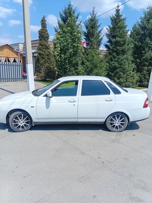 Продам приору 12 год.