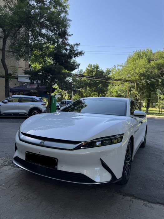 Byd Han 3.9s 605km