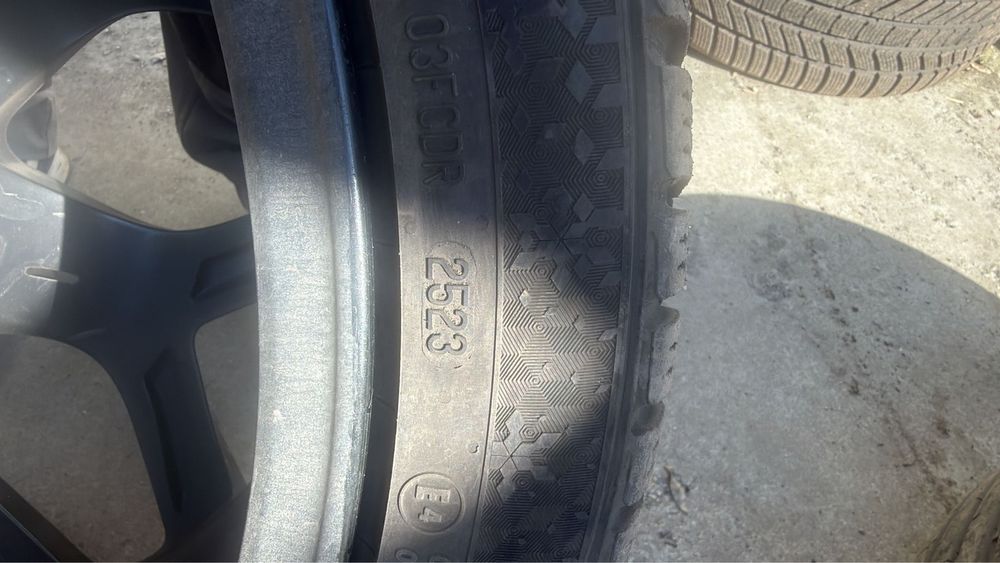 2 anvelope iarna Continental 255/35 R20 dot 2523 rulate 7000 km