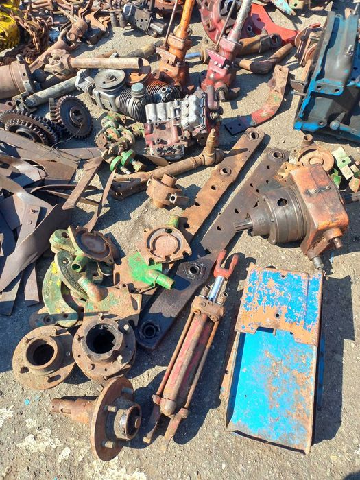 vand piese tractor u 650,motoare ,bloc motor.