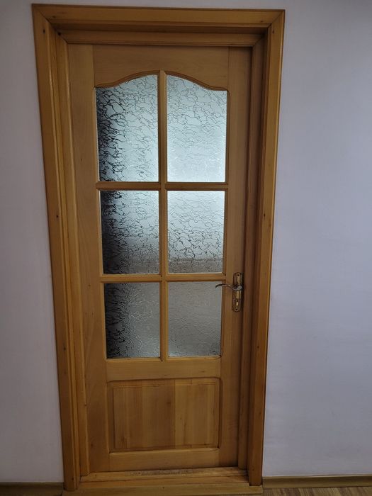 Vand usi de interior