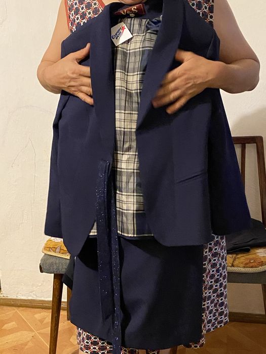 Костюм с юбкой