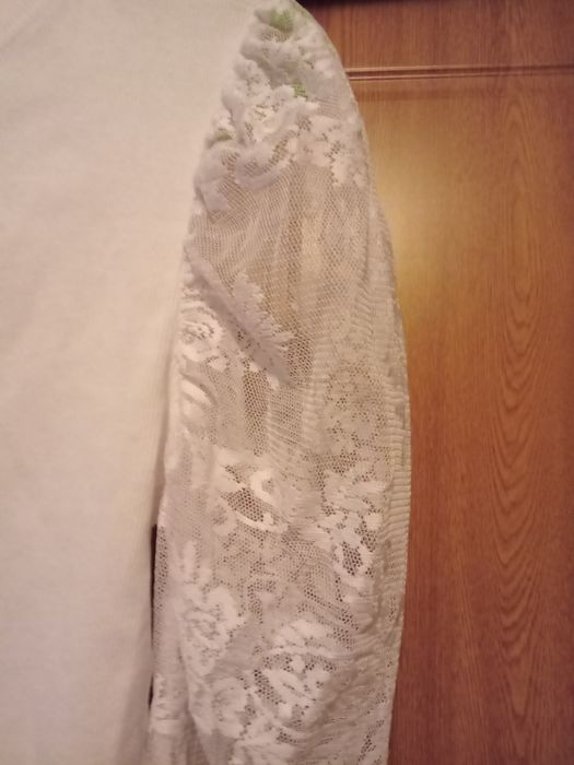 Vand Bluza Bumbac Elastic cu mâneci brodate Marime L Nou