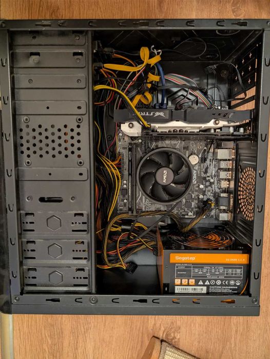 Unitate PC AMD Ryzen 5 1600 3.2 GHz/16 GB Ram DDR4/GTX 960/SSD 120 GB