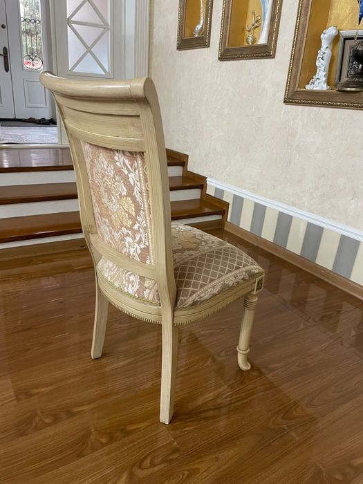 Стулья из настоящего дерева