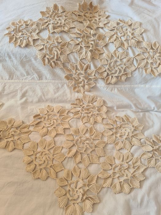 Дантели от раклата на баба