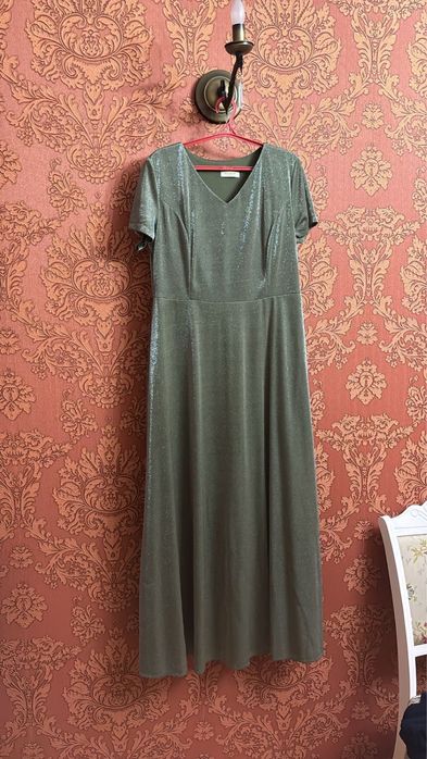 Платья  в отличном состоянии