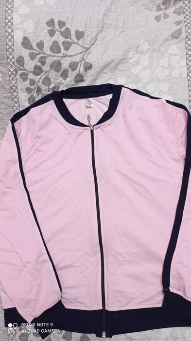 Ветровки и тёплые костюмы 46-48 размер в хорошем состоянии.Цена одного