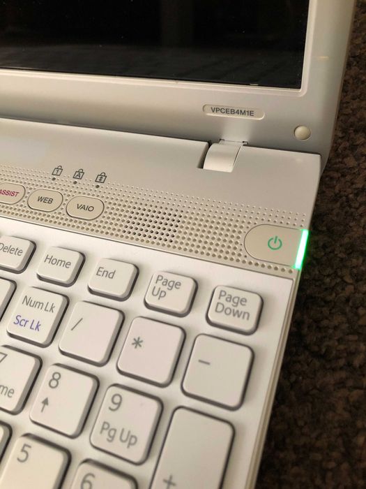 Laptop SONY Vaio i3 4gb VPCEB4M1E 71211M parțial defect 15.6