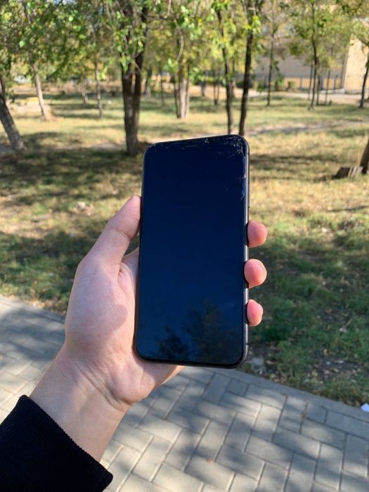 Продам айфон 11 на 128гб