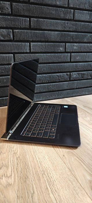 Laptop HP Spectre negru/gold