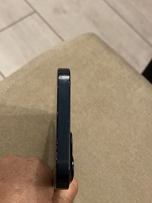 Продавам Iphone 13 128GB