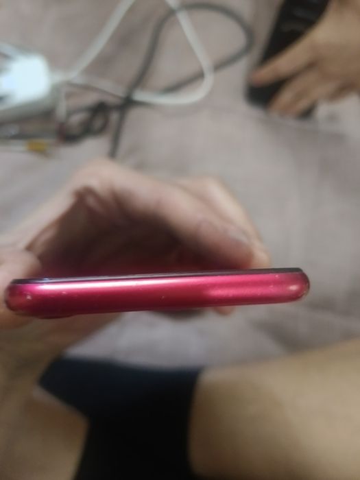 Продам Айфон SE 2го покаления