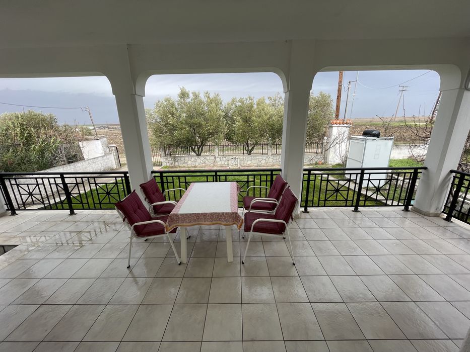 Просторна къща под наем в Гърция с 6 спални и басейн