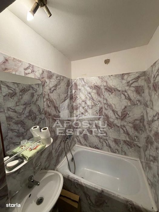 Garsoniera de vanzare renovata, etaj 3, zona Buziasului, Timisoara