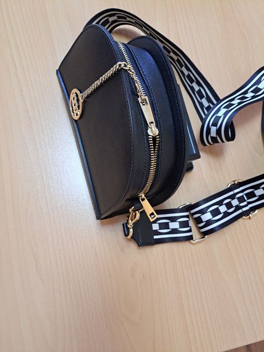 Mia Tomazzi естествена кожа