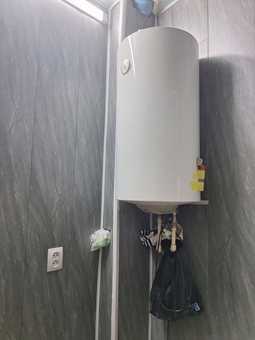 Продаётся 2-х комнатная квартира в центре города Чирчика