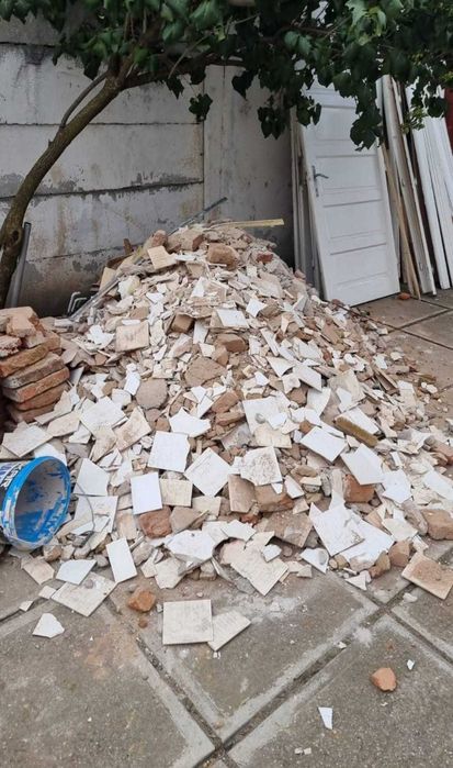 Transport moloz cu autoutilitare de 3.5 T, 7.5T sau 26T