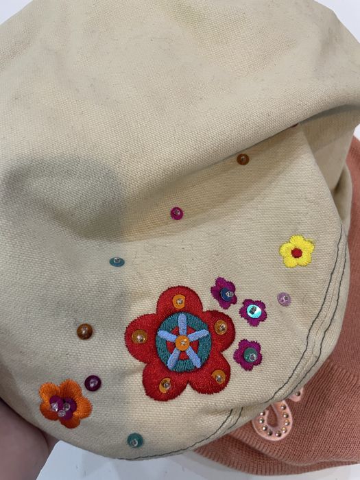 Дамска шапка GUESS