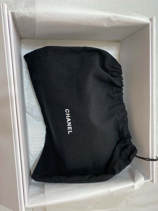 Vând geanta chanel
