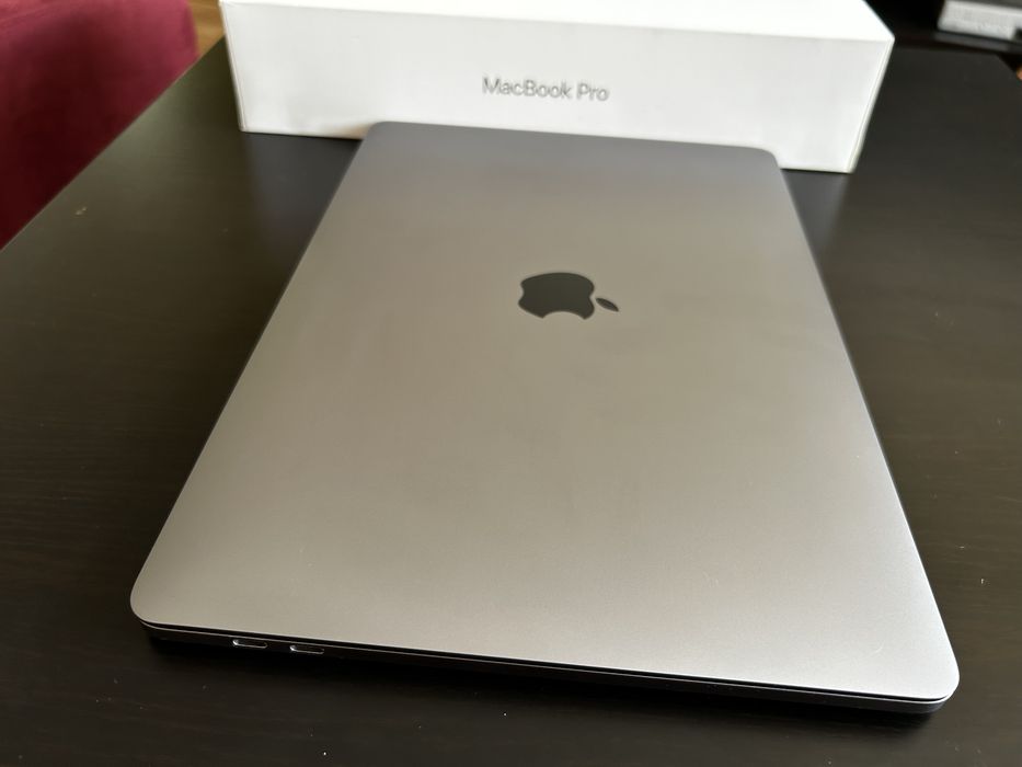 Macbook Pro 13" model A1989 2019 i7 16 GB RAM SSD 2 TB baterie 307 cicluri