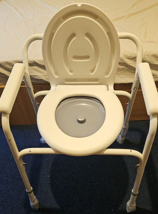 Vând scaun cu vas de toaleta WC portabil - neutilizat