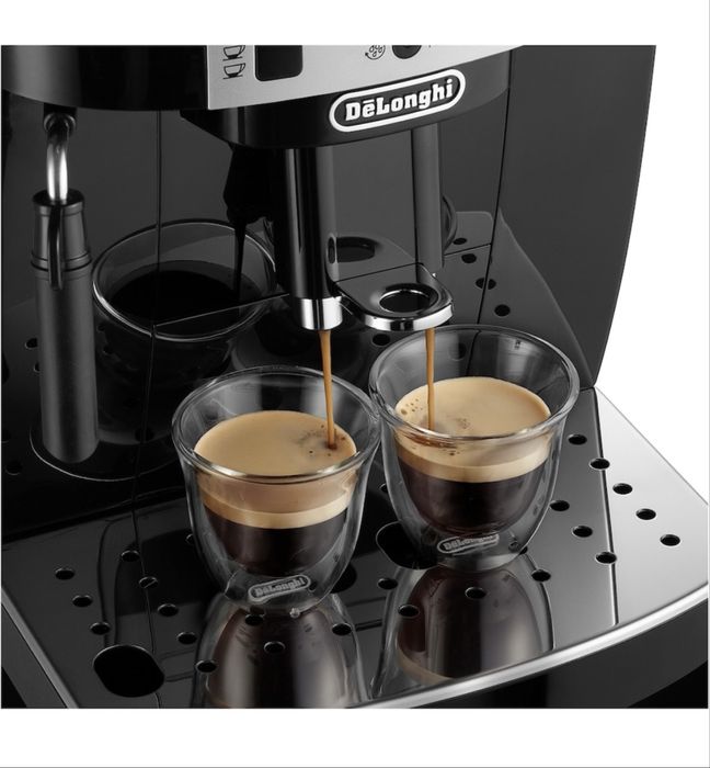Espressor DE LONGHI. Cafea: boabe - macinata. Perfect functional.