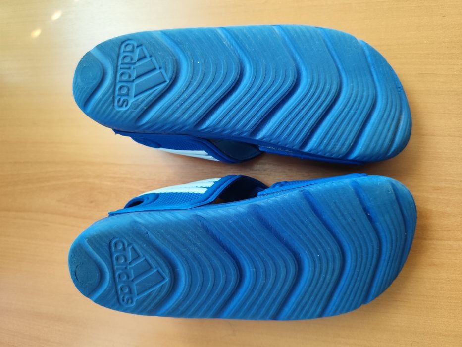 Adidas сандали 32
