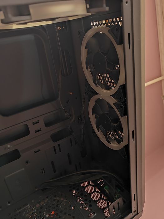 Продам корпус cougar