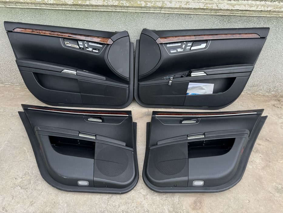 Черни кожени кори на врати за Mercedes S класа W221