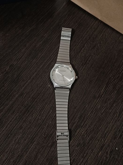 срочно продаётся casio mq-24d-7e