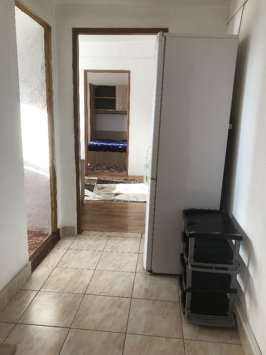 Închiriez apartament 3 camere