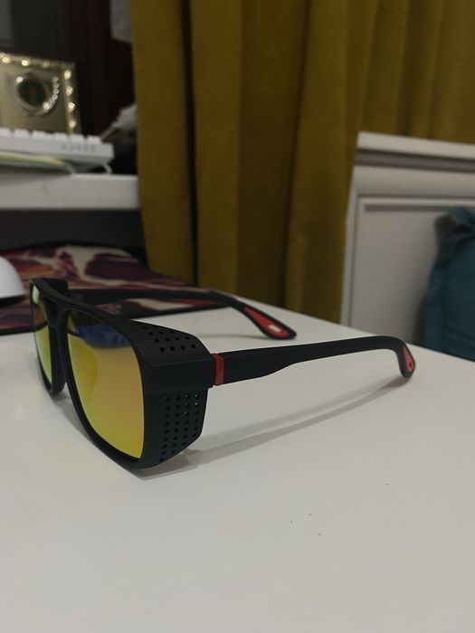 Спортивные очки солнцезащитные