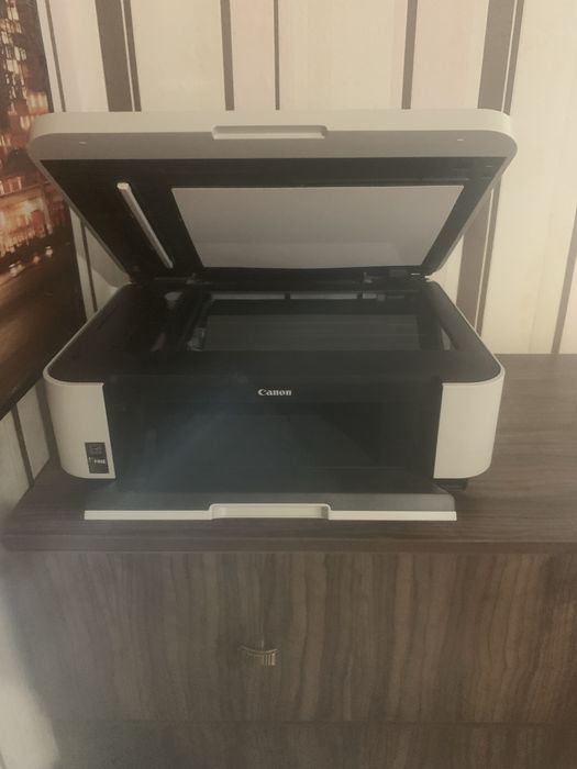 Цветной принтер Canon