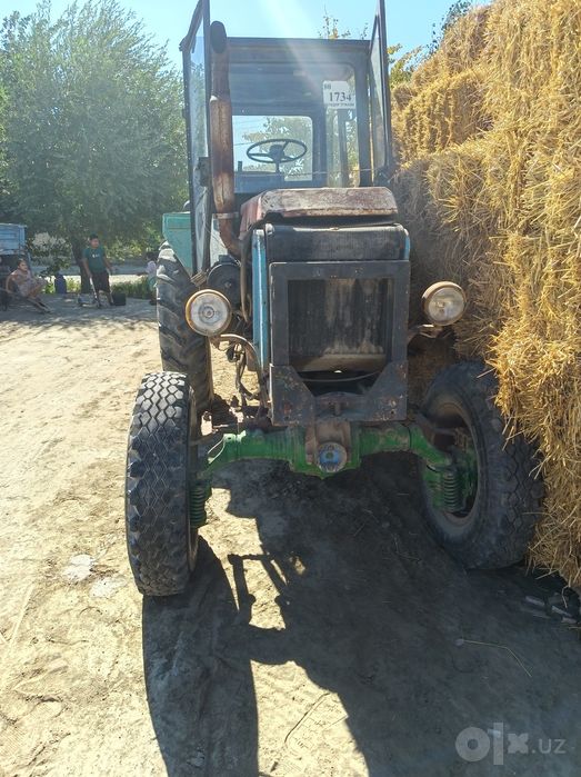 Traktor sotiladi