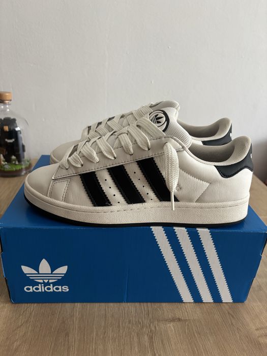 Adidas campus marime 42 2/3 albi