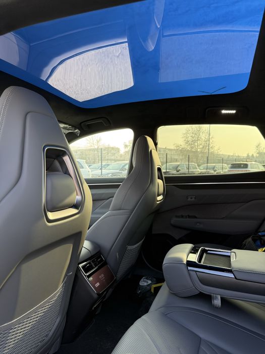 Zeekr 001 you 2025 Qora