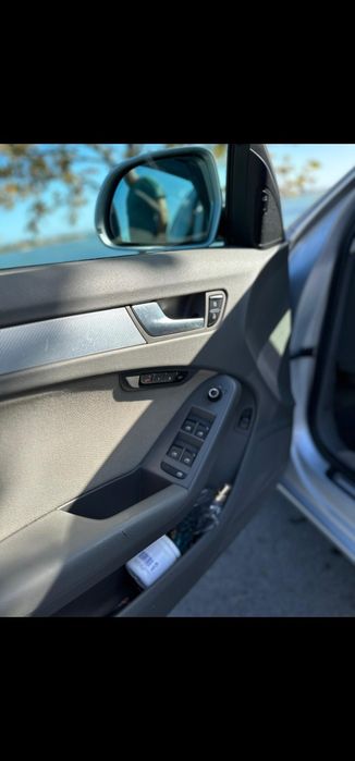 Vând Audi A4B8 2008