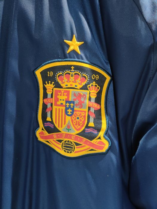 Продавам дебела зимна парка на Испания