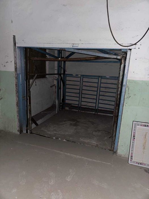 Сдается в аренду складское помещение.(2)этажа.