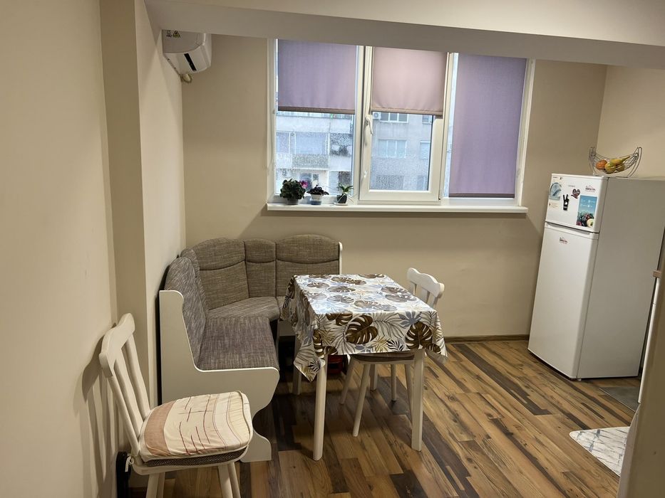 Дава се под наем Двустаен апартамент в Димитровград - 68 кв.м за 229.5 € - Снимка #2