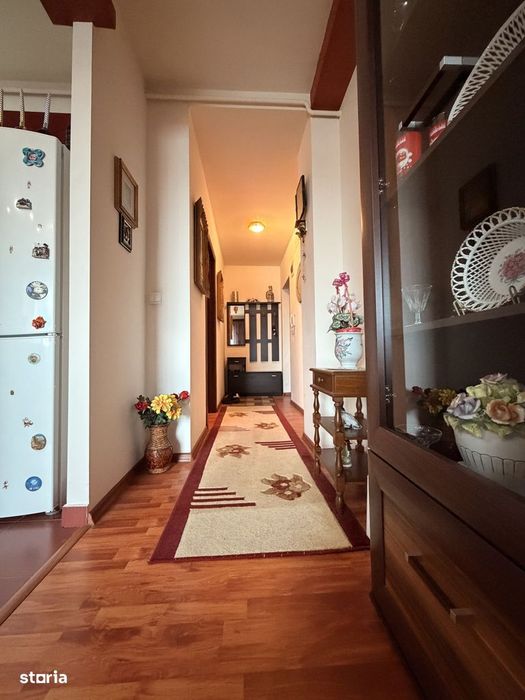 Apartament 2 camere, decomandat, 50 mp utili, etaj 2, loc de parcare -