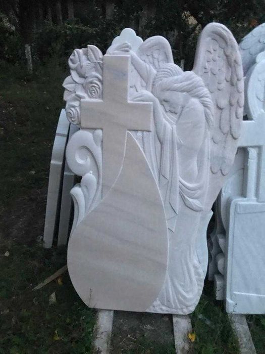 Lucrari granit și marmura pt cimitir, glafuri si blaturi pt case