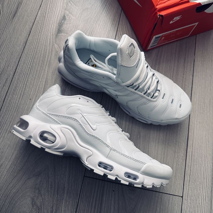 Nike Air Max Plus noi 39,5