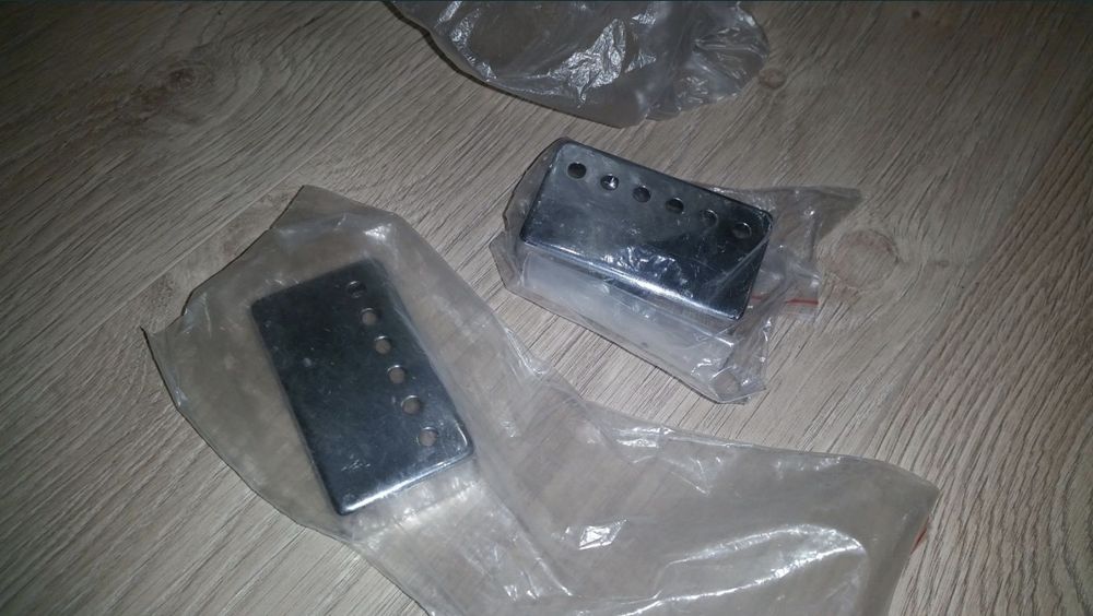 Продаются комплектующие (аксессуары) для электрогитары.