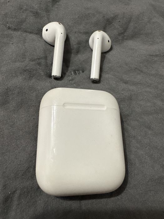 Apple AirPods 2