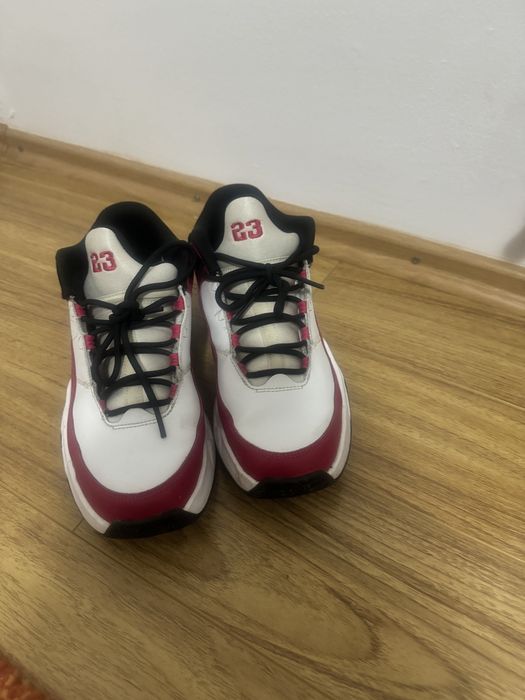 Vand Adidasi Jordan